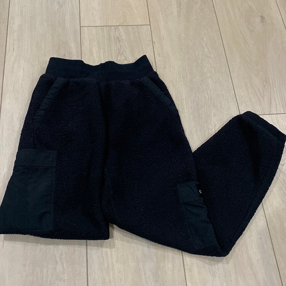 Alo yoga black fleece sweatpants